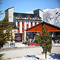 West Davraz Hotel